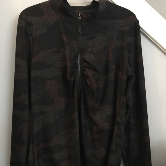 Exercise Camo Top - Picture 2 of 3